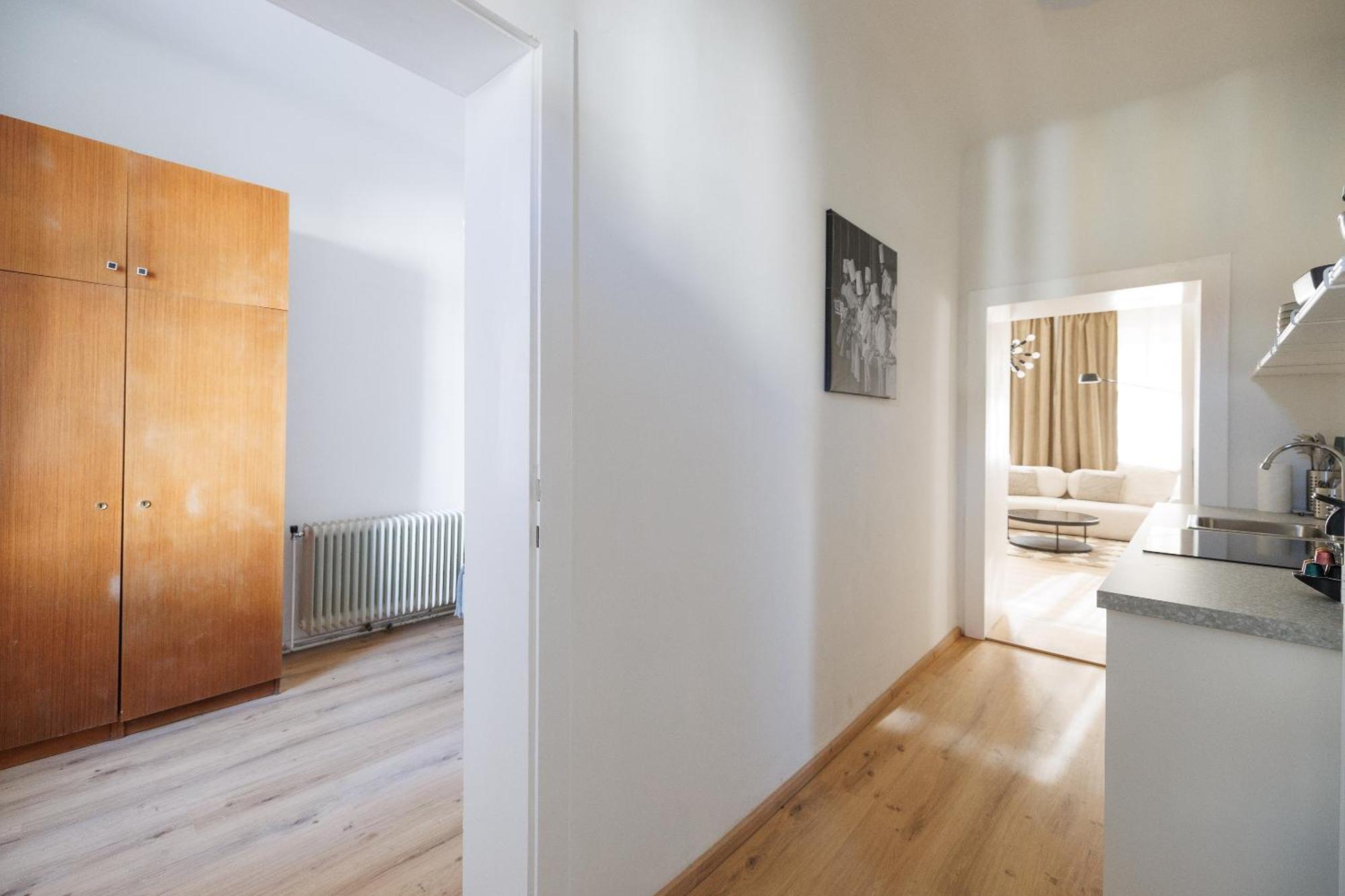 - Hauptbahnhof Apartament *