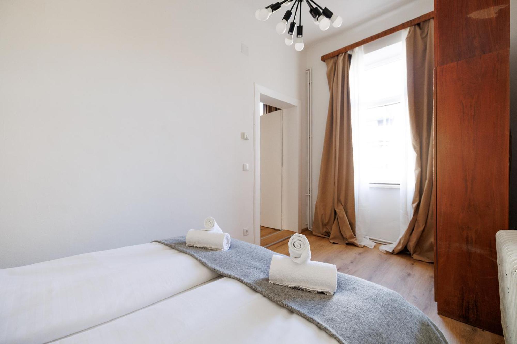 - Hauptbahnhof Apartament *